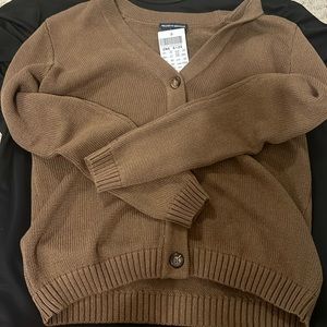 brandy melville. brown sweater, one size only. 4/6 in women sizing.